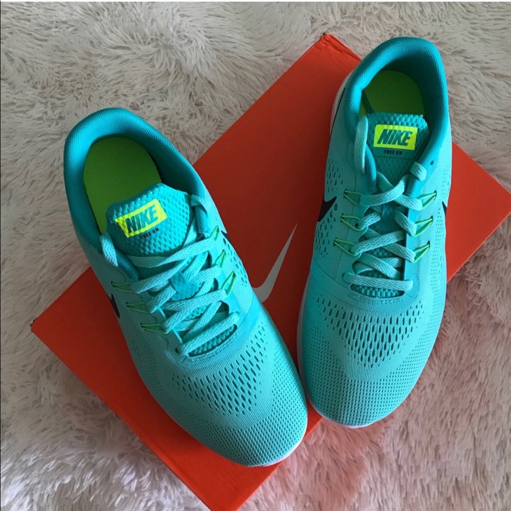 ⚡️FLASH SALE NIKE FREE RUN WOMENS SHOES NEW - Picture 3 of 5